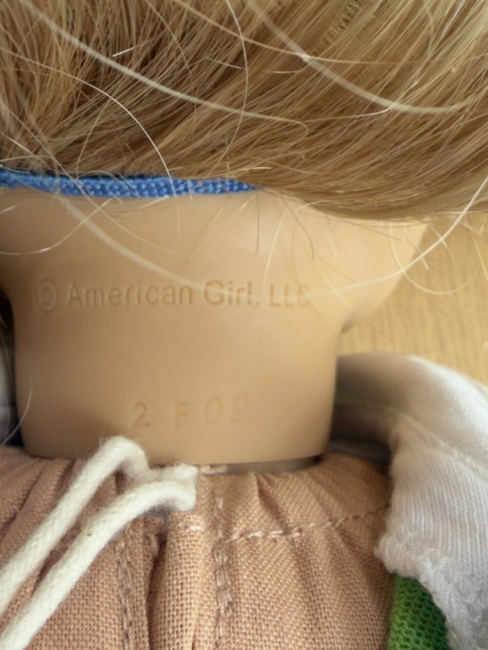 American Girl Doll Lanie Holland (Retired Girl of the Year 2010) - Picture 8 of 8